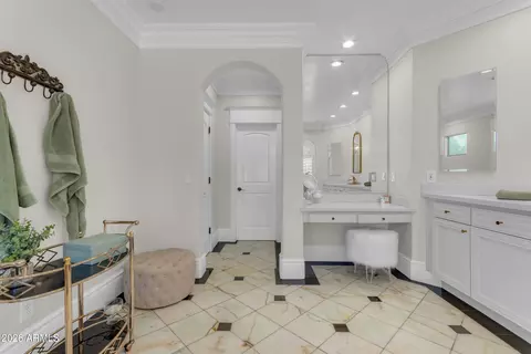 Bath - 4611 E Desperado Rd, Gilbert, AZ 85297 photo 7 of 11