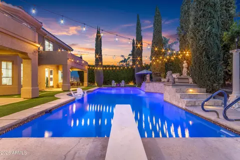 Exterior - 4611 E Desperado Rd, Gilbert, AZ 85297 photo 8 of 17