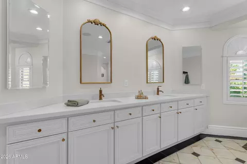 Bath - 4611 E Desperado Rd, Gilbert, AZ 85297 photo 6 of 11