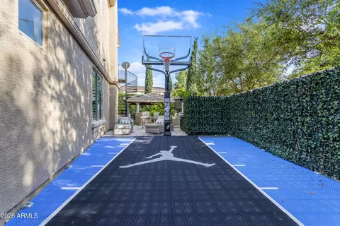 Exterior - 4611 E Desperado Rd, Gilbert, AZ 85297 photo 15 of 17