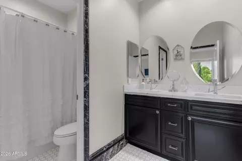 Bath - 4611 E Desperado Rd, Gilbert, AZ 85297 photo 9 of 11