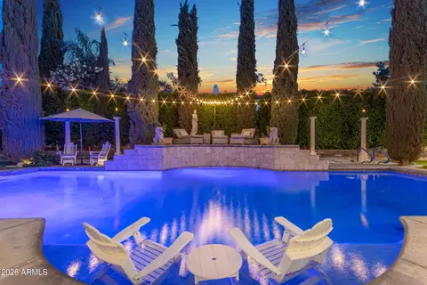 Exterior - 4611 E Desperado Rd, Gilbert, AZ 85297 photo 7 of 17