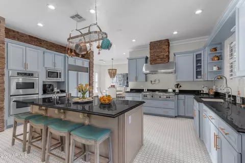 Kitchen - 4611 E Desperado Rd, Gilbert, AZ 85297 photo 3 of 4