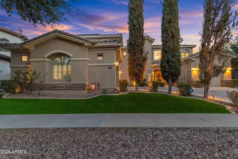 Exterior - 4611 E Desperado Rd, Gilbert, AZ 85297 photo 3 of 17