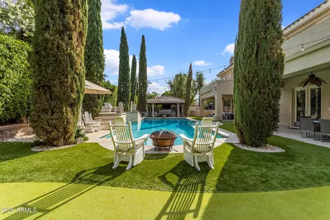 Exterior - 4611 E Desperado Rd, Gilbert, AZ 85297 photo 9 of 17