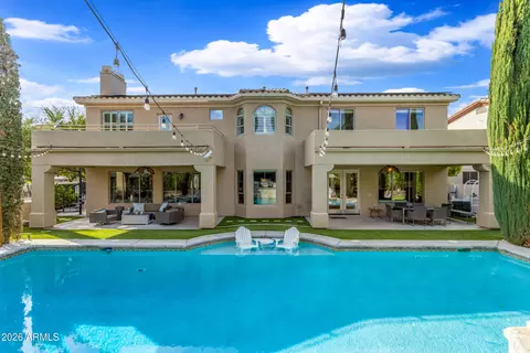 Exterior - 4611 E Desperado Rd, Gilbert, AZ 85297 photo 6 of 17