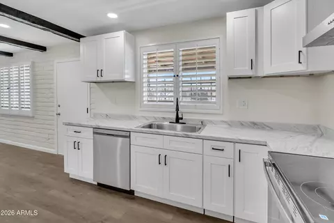 Kitchen - 6735 N 16 Th St #4, Phoenix, AZ 85016 photo 2 of 3