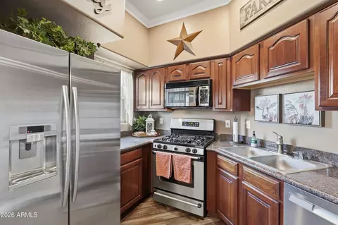 Kitchen - 5015 E Cheyenne Dr #41, Phoenix, AZ 85044 photo 1 of 4