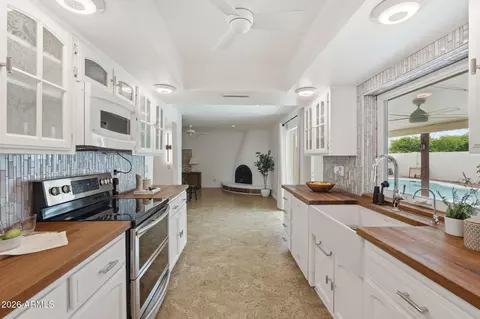 Kitchen - 1859 E Yale Dr, Tempe, AZ 85283 photo 1 of 6