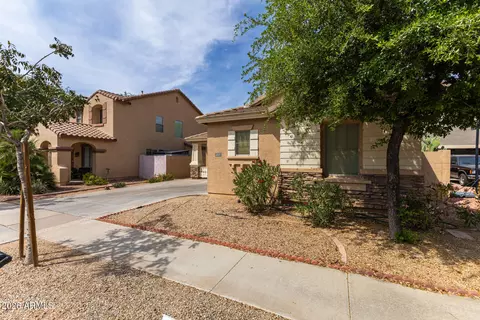 Exterior - 4502 E Oxford Ln, Gilbert, AZ 85295 photo 2 of 6