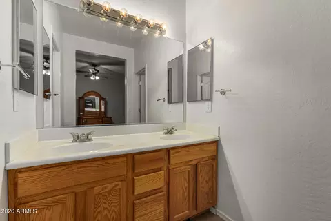 Bath - 4502 E Oxford Ln, Gilbert, AZ 85295 photo 1 of 3