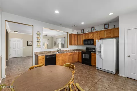 Kitchen - 4502 E Oxford Ln, Gilbert, AZ 85295 photo 3 of 3