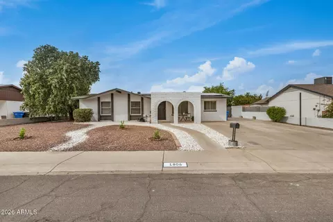 1806 W Kerry Ln, Phoenix, AZ 85027