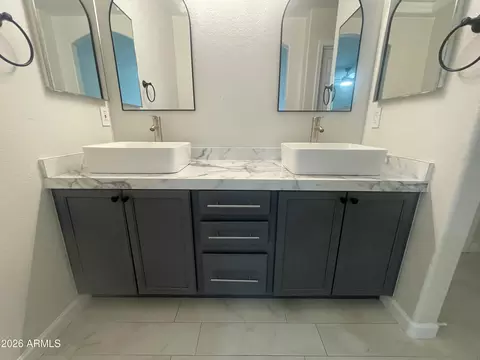 Bath - 8750 E Fairfield St, Mesa, AZ 85207 photo 3 of 7