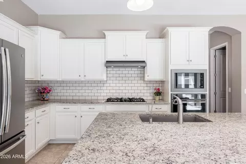 Kitchen - 4280 E Cynthia St, Gilbert, AZ 85295 photo 4 of 6