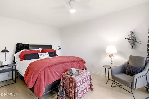 Bedroom - 5067 N Hilltop Dr, Pine, AZ 85544 photo 3 of 6