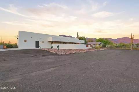 Exterior - 1651 S Prospectors Rd, Apache Junction, AZ 85119 photo 9 of 35