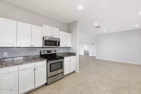 Kitchen - 1651 S Prospectors Rd, Apache Junction, AZ 85119 photo 2 of 4