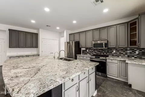 Kitchen - 9348 E Milagro Ave, Mesa, AZ 85209 photo 4 of 6