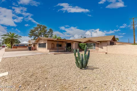 8756 E Bonnie Rose Ave, Scottsdale, AZ 85250