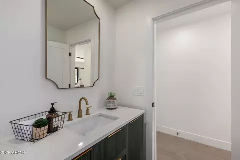 Bath - 2825 E Campbell Ave, Phoenix, AZ 85016 photo 3 of 3