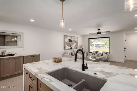 Kitchen - 2825 E Campbell Ave, Phoenix, AZ 85016 photo 3 of 3