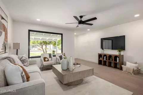 Living - 2825 E Campbell Ave, Phoenix, AZ 85016 photo 1 of 1