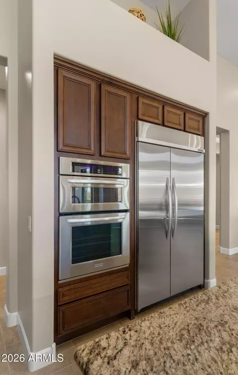 Kitchen - 4052 E Clubview Dr, Gilbert, AZ 85298 photo 5 of 7