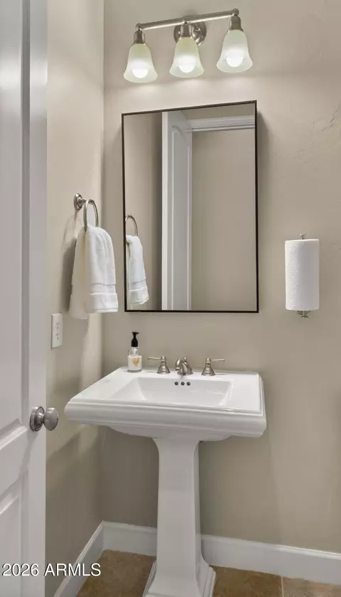 Bath - 4052 E Clubview Dr, Gilbert, AZ 85298 photo 6 of 6