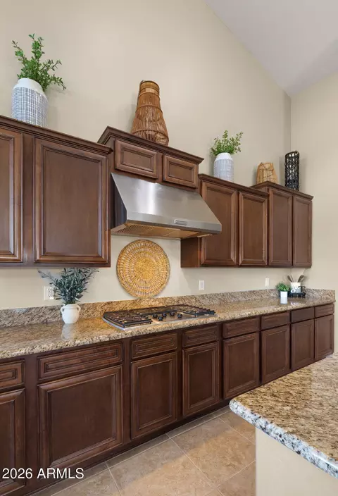 Kitchen - 4052 E Clubview Dr, Gilbert, AZ 85298 photo 4 of 7