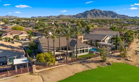 View/Area - 4052 E Clubview Dr, Gilbert, AZ 85298 photo 3 of 9