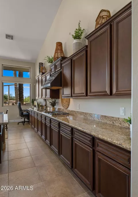 Kitchen - 4052 E Clubview Dr, Gilbert, AZ 85298 photo 3 of 7