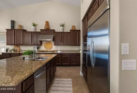 Kitchen - 4052 E Clubview Dr, Gilbert, AZ 85298 photo 2 of 7