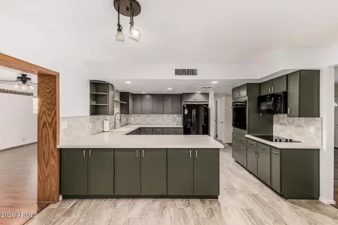 Kitchen - 1178 S Ocotillo Dr, Apache Junction, AZ 85120 photo 2 of 4