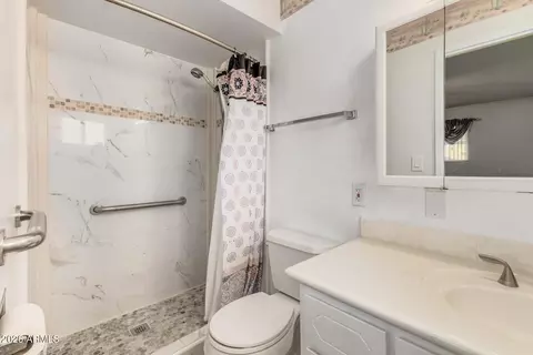 Bath - 1178 S Ocotillo Dr, Apache Junction, AZ 85120 photo 1 of 2