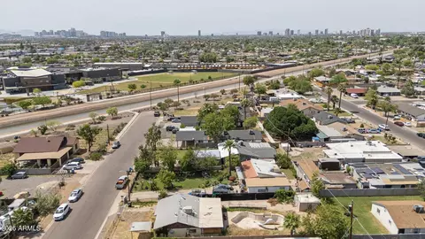 View/Area - 2930 E Granada Rd, Phoenix, AZ 85008 photo 3 of 4