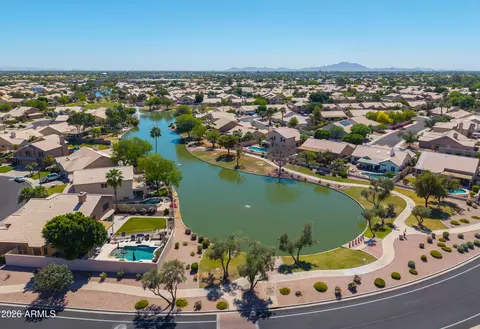 View/Area - 466 W Smoke Tree Rd, Gilbert, AZ 85233 photo 4 of 5