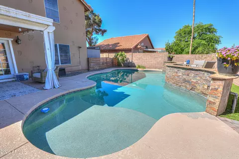 Exterior - 466 W Smoke Tree Rd, Gilbert, AZ 85233 photo 6 of 8