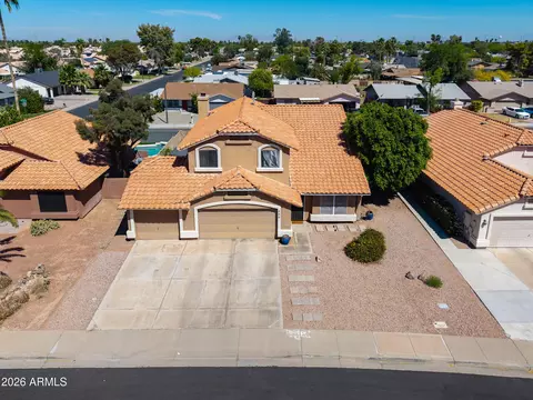 View/Area - 466 W Smoke Tree Rd, Gilbert, AZ 85233 photo 3 of 5