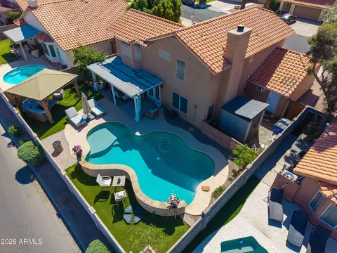 View/Area - 466 W Smoke Tree Rd, Gilbert, AZ 85233 photo 1 of 5