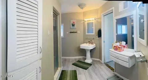 Bath - 8204 E 6th Ave, Mesa, AZ 85208 photo 3 of 4