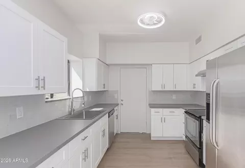 Kitchen - 4437 E Bluefield Ave, Phoenix, AZ 85032 photo 2 of 5