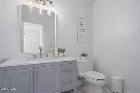 Bath - 4437 E Bluefield Ave, Phoenix, AZ 85032 photo 1 of 8