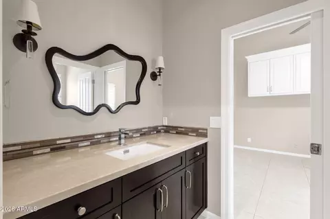 Bath - 6309 N 4th Dr, Phoenix, AZ 85013 photo 6 of 7