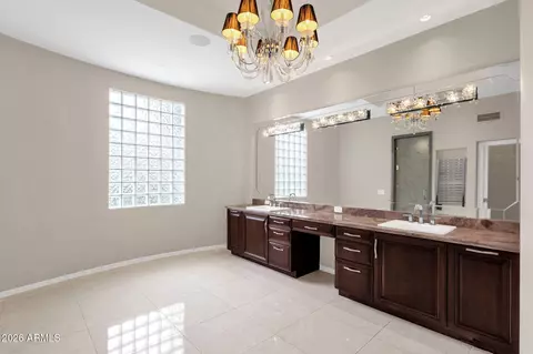 Bath - 6309 N 4th Dr, Phoenix, AZ 85013 photo 1 of 7
