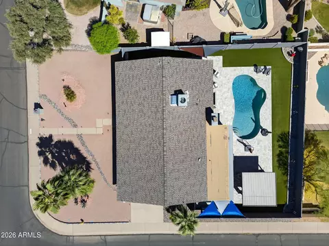 View/Area - 2249 E Mercer Ln, Phoenix, AZ 85028 photo 5 of 19
