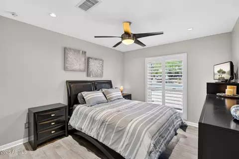 Bedroom - 2249 E Mercer Ln, Phoenix, AZ 85028 photo 5 of 6