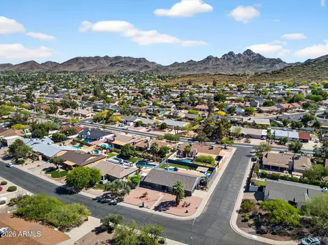 View/Area - 2249 E Mercer Ln, Phoenix, AZ 85028 photo 15 of 19