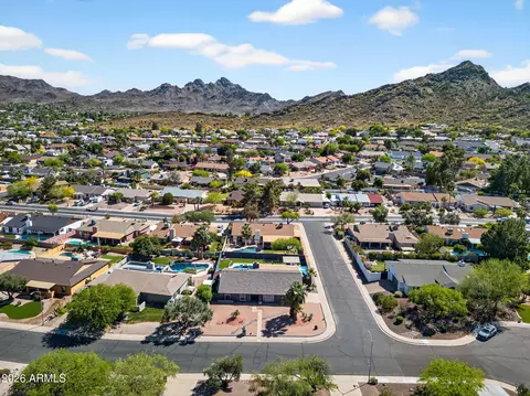 View/Area - 2249 E Mercer Ln, Phoenix, AZ 85028 photo 14 of 19