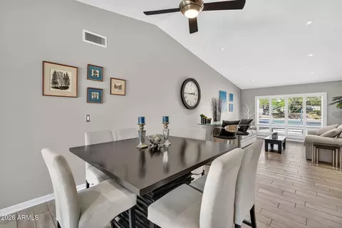 Dining - 2249 E Mercer Ln, Phoenix, AZ 85028 photo 1 of 2